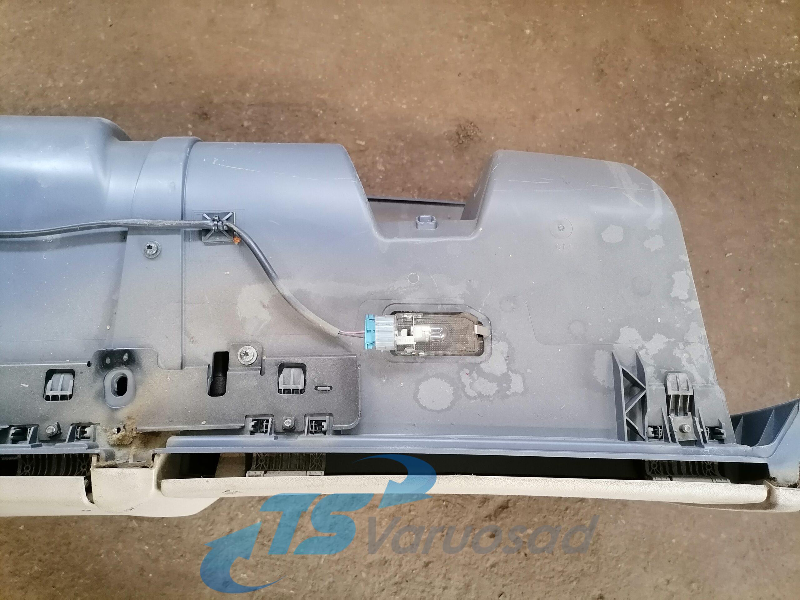 Salongi ülemine panipaik