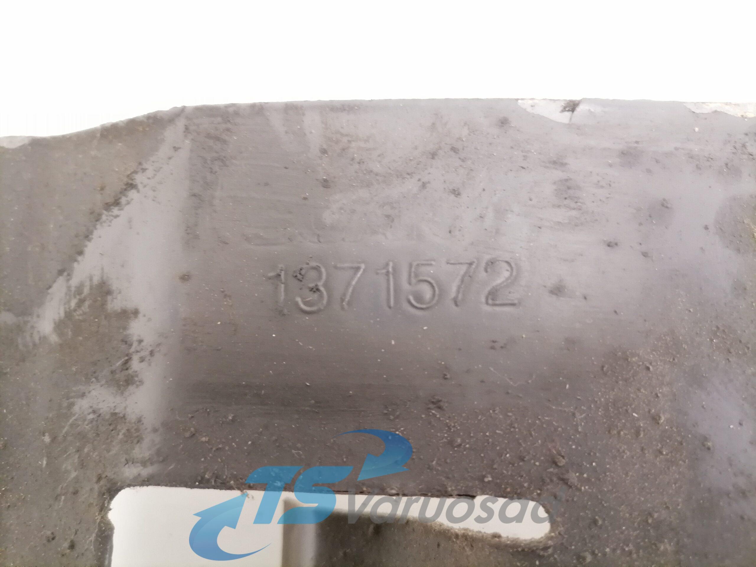 Scania poritiiva pikendus, parem