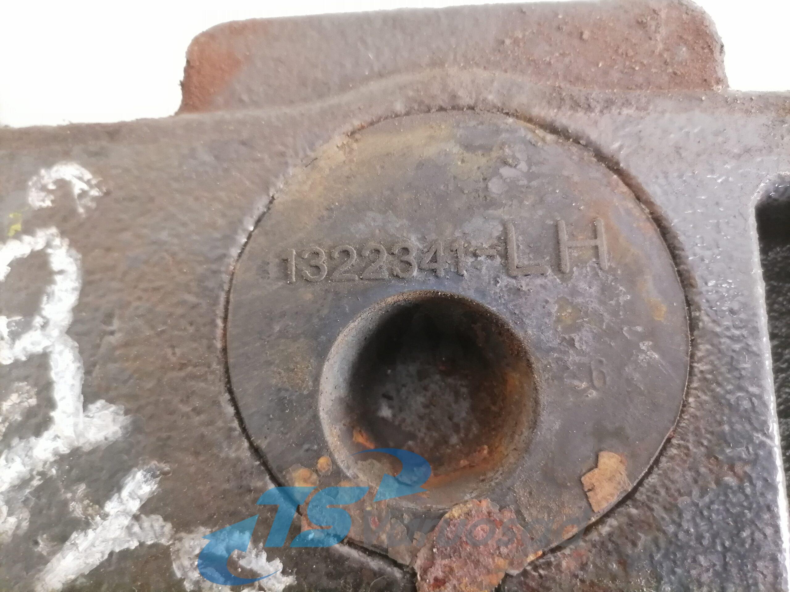 Scania amordikandur, esi vasak