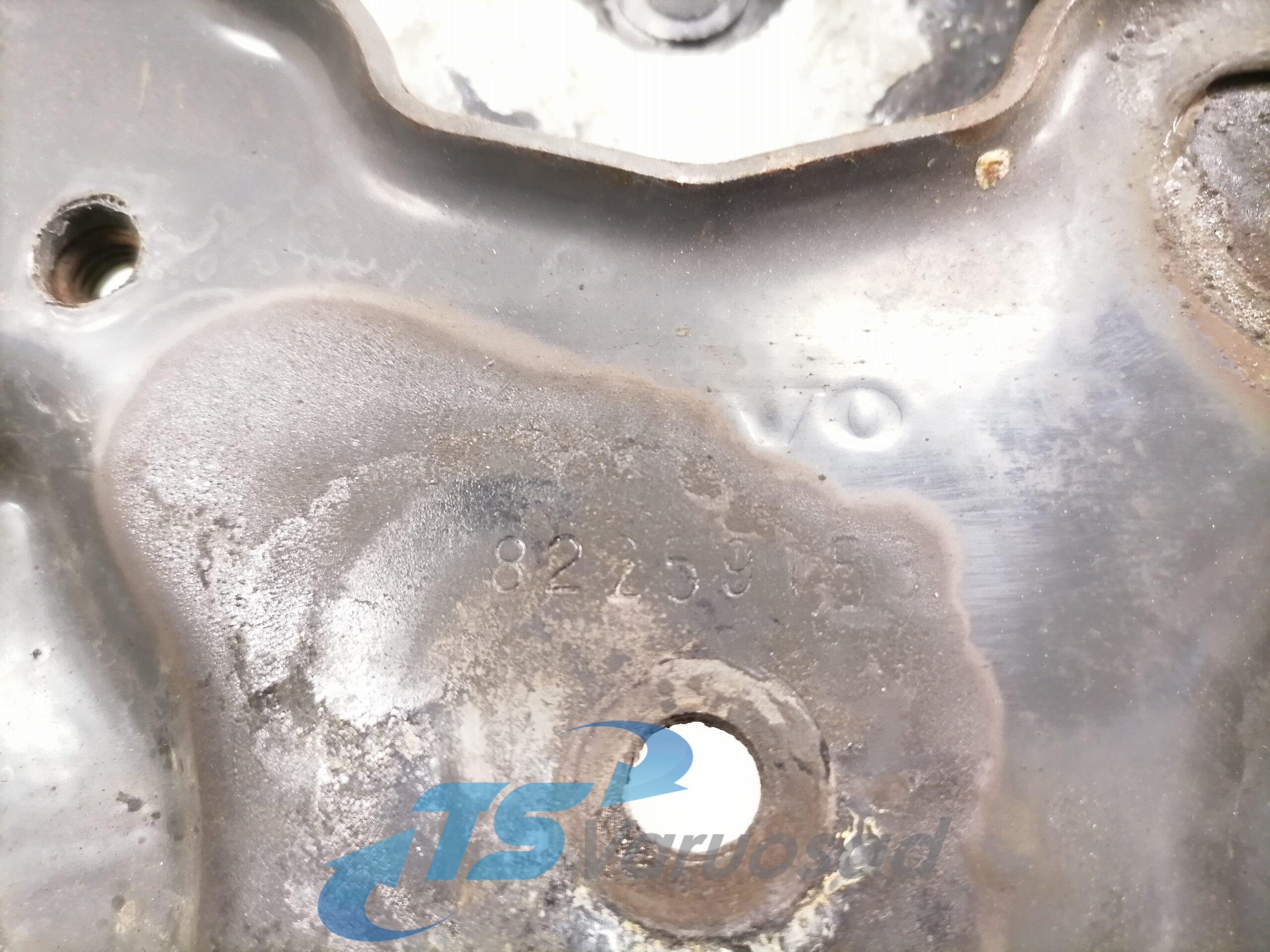 Esitule kinnitusraam, vasak