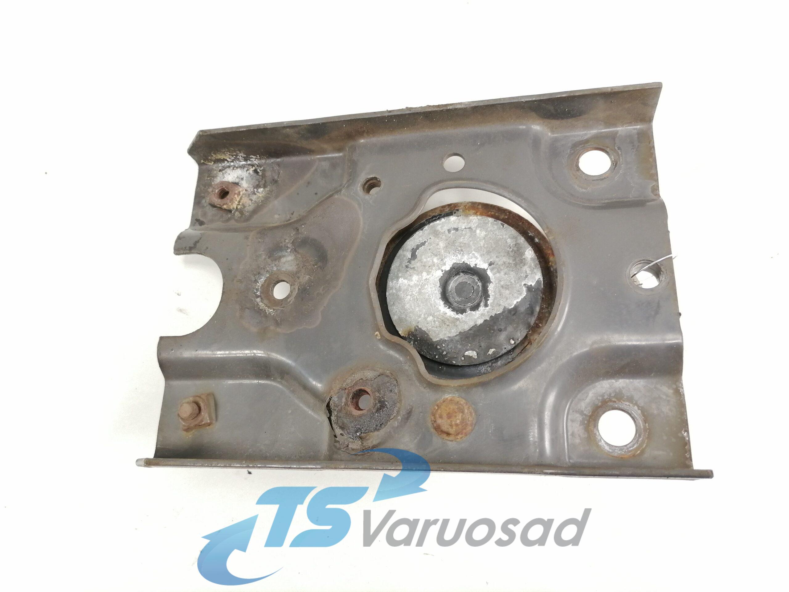 Esitule kinnitusraam, vasak