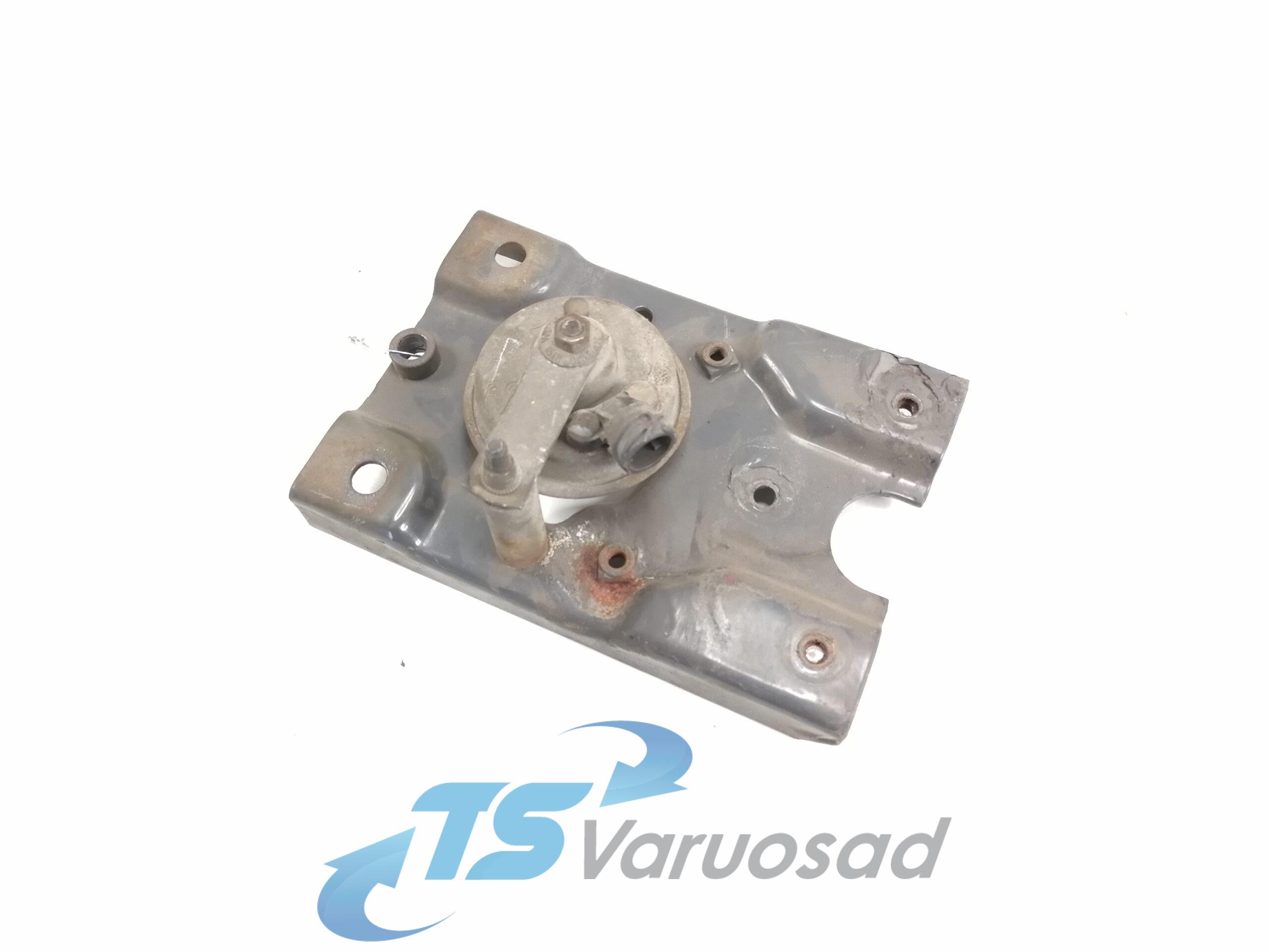 Esitule kinnitusraam, vasak