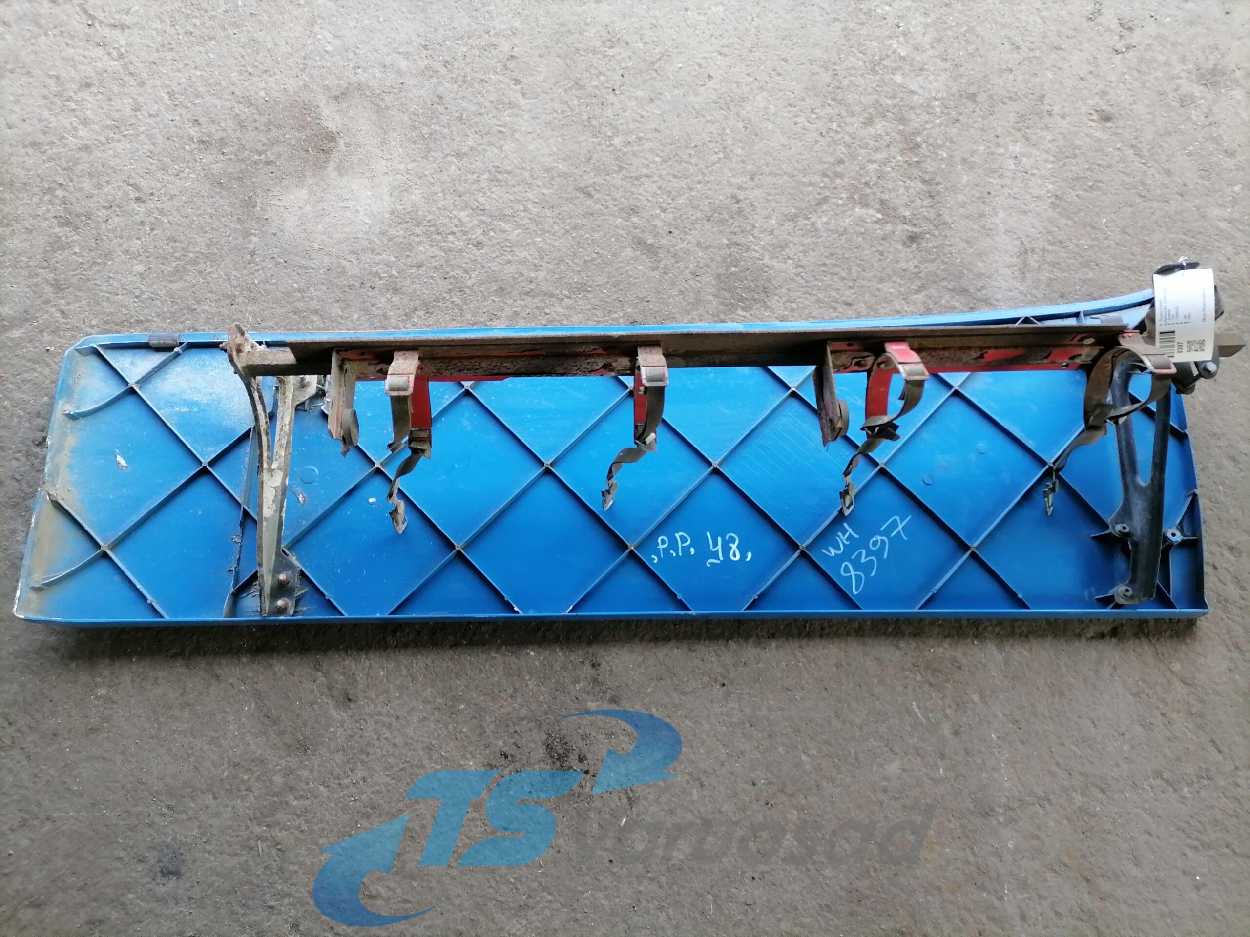 Scania kabiini tuulesuunaja, parem külg