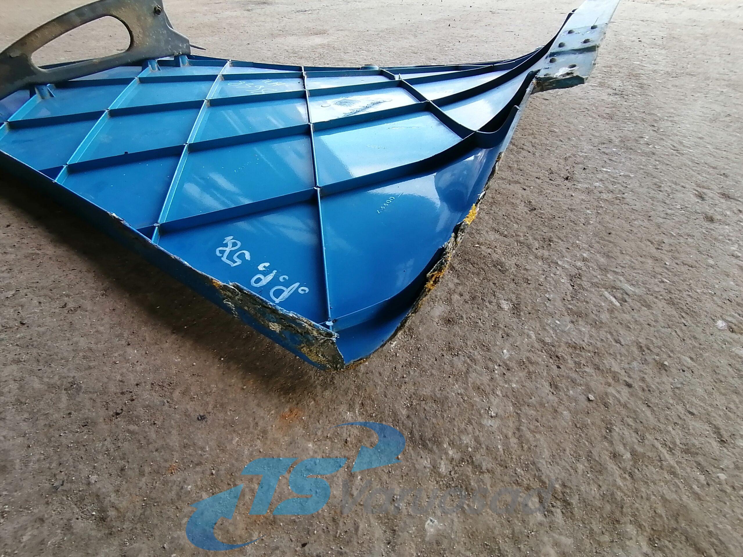 Scania kabiini tuulesuunaja, ülemine parem