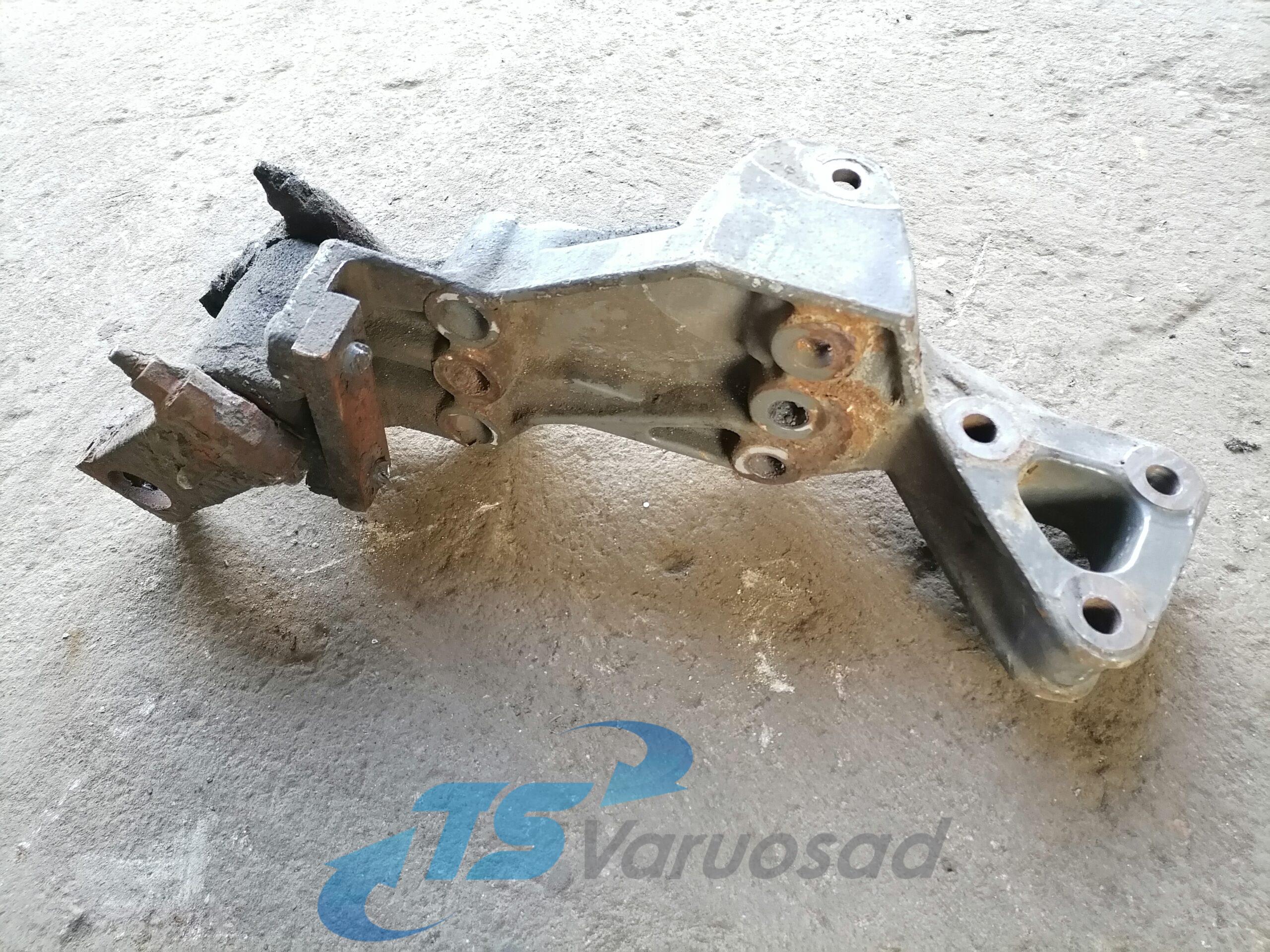 Volvo vedrukandur, esisild parem