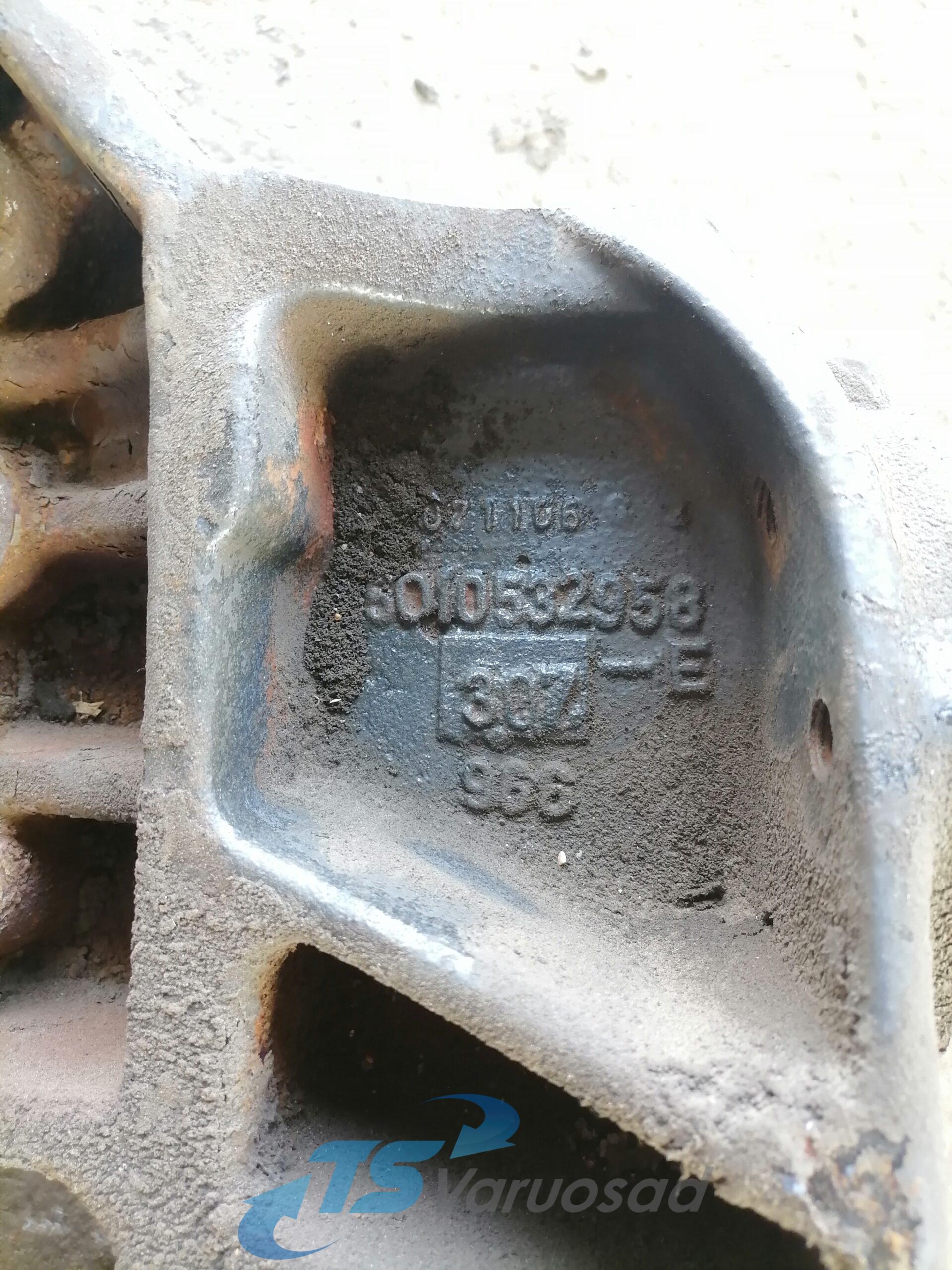 Volvo raamiotsa kandur, vasak