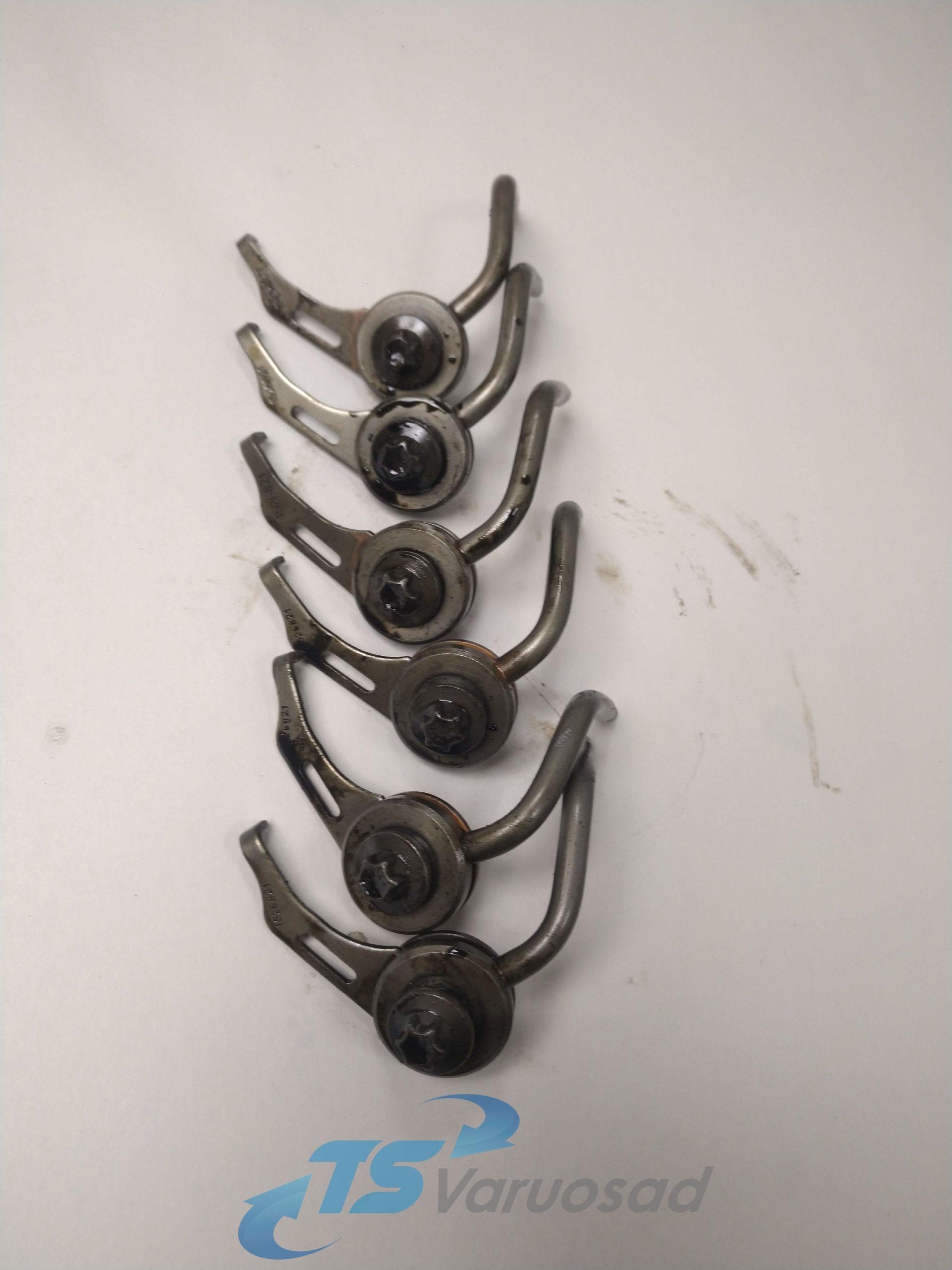 Piston cooling nozzle