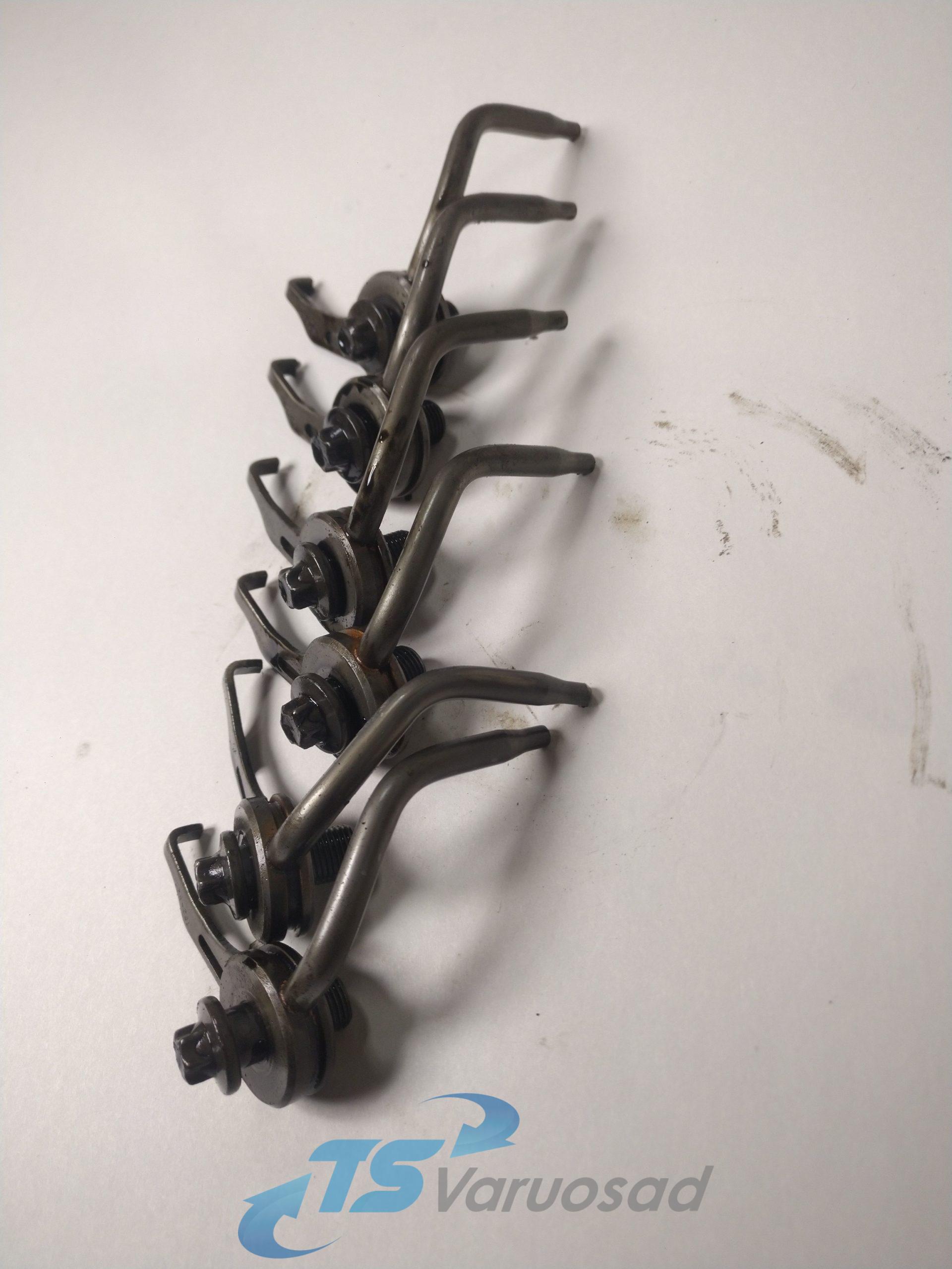 Piston cooling nozzle