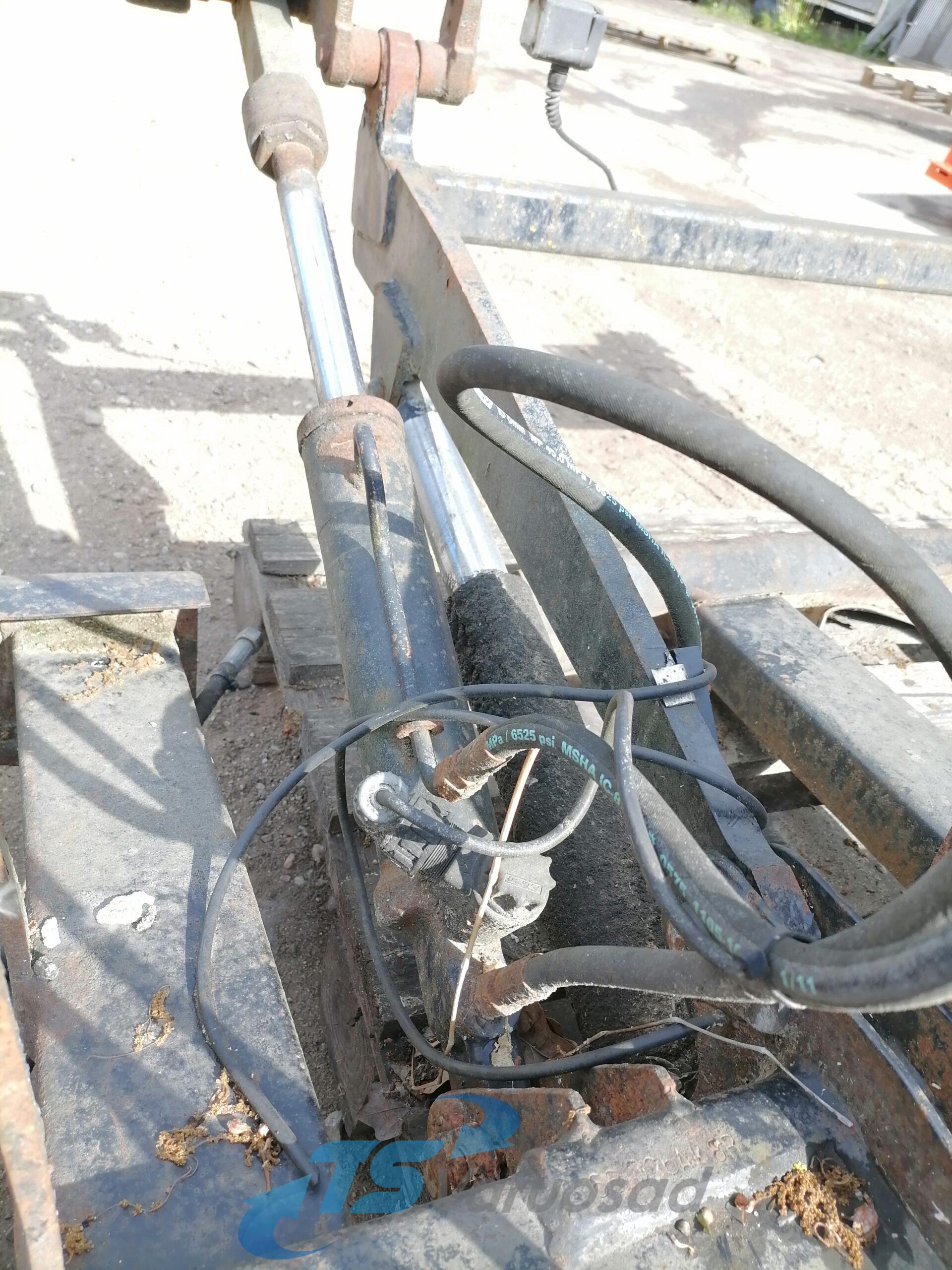 Tagaluuktõstuki raam, MB Atego