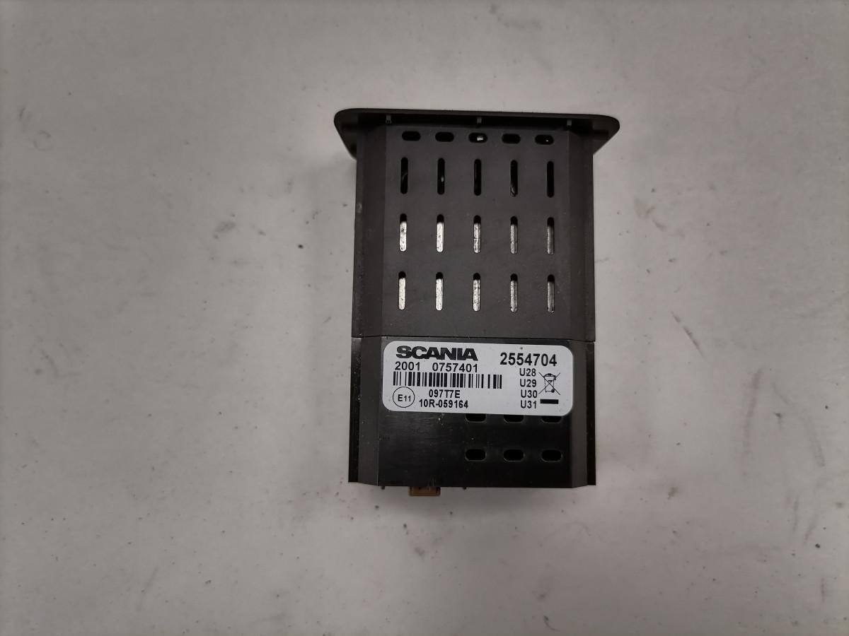 USB pistiku paneel