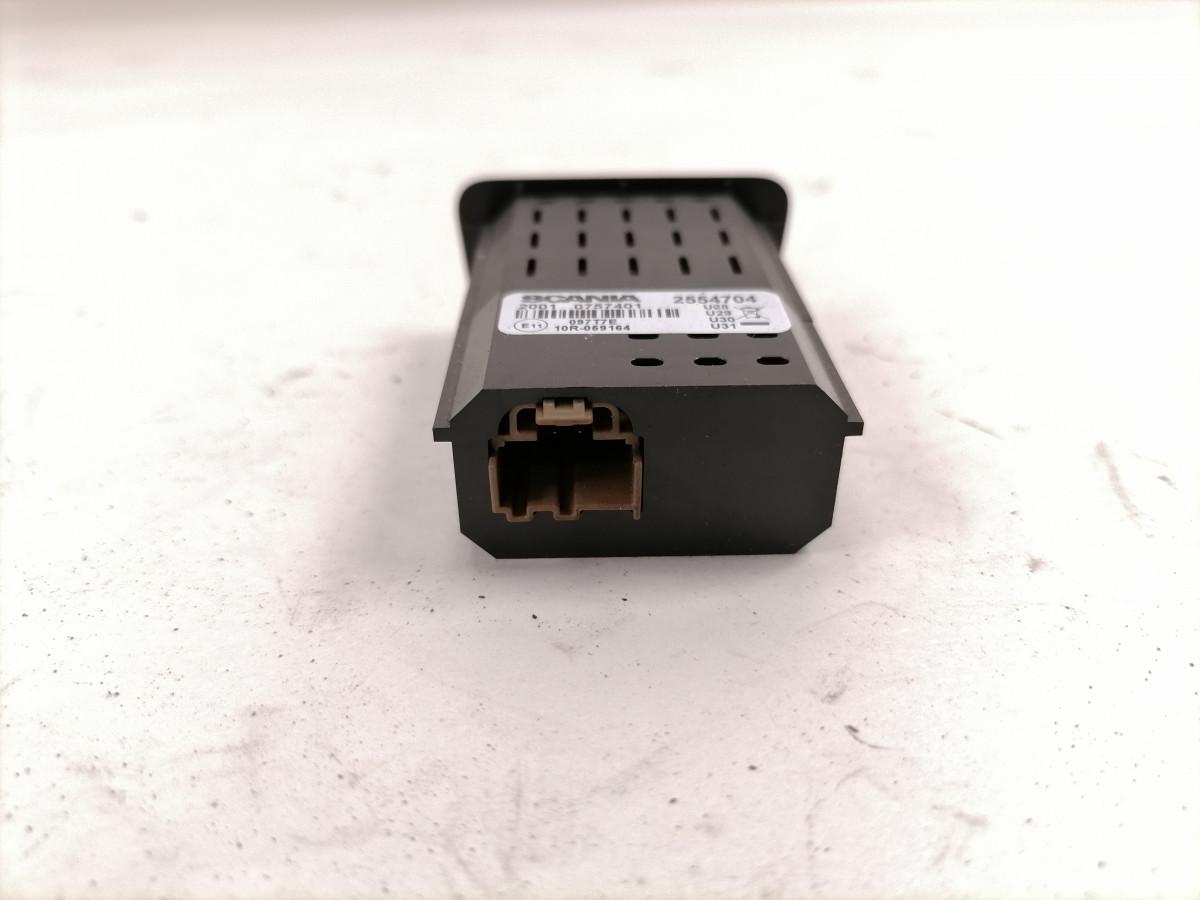 USB pistiku paneel